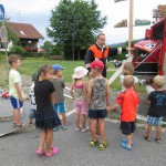 Besuch des Kindergarten bei der Feuerwehr am 23.07.2015