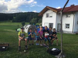 2. Kinder- und Jugendtag mit Lagerfeuer und Zelten