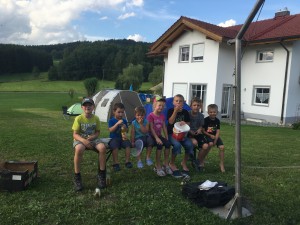 2. Kinder- und Jugendtag mit Lagerfeuer und Zelten