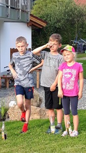 2. Kinder- und Jugendtag mit Lagerfeuer und Zelten