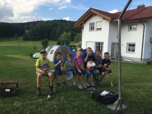 2. Kinder- und Jugendtag mit Lagerfeuer und Zelten