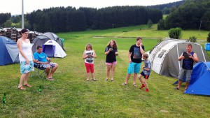 2. Kinder- und Jugendtag mit Lagerfeuer und Zelten