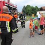 Besuch des Kindergarten bei der Feuerwehr am 23.07.2015