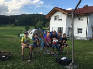 2. Kinder- und Jugendtag mit Lagerfeuer und Zelten