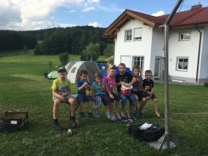 2. Kinder- und Jugendtag mit Lagerfeuer und Zelten