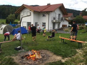2. Kinder- und Jugendtag mit Lagerfeuer und Zelten