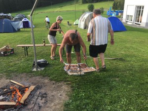 2. Kinder- und Jugendtag mit Lagerfeuer und Zelten