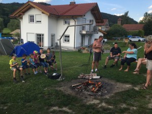 2. Kinder- und Jugendtag mit Lagerfeuer und Zelten