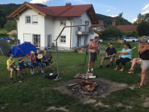 2. Kinder- und Jugendtag mit Lagerfeuer und Zelten