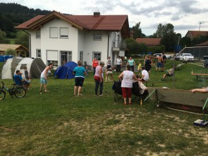 2. Kinder- und Jugendtag mit Lagerfeuer und Zelten