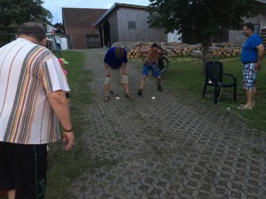 2. Kinder- und Jugendtag mit Lagerfeuer und Zelten