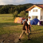 1. Kinder- und Jugendtag mit Lagerfeuer und Zelten
