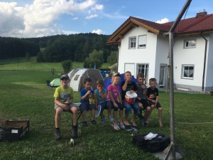 2. Kinder- und Jugendtag mit Lagerfeuer und Zelten
