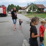 Besuch des Kindergarten bei der Feuerwehr am 23.07.2015