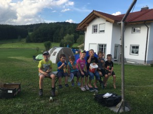 2. Kinder- und Jugendtag mit Lagerfeuer und Zelten
